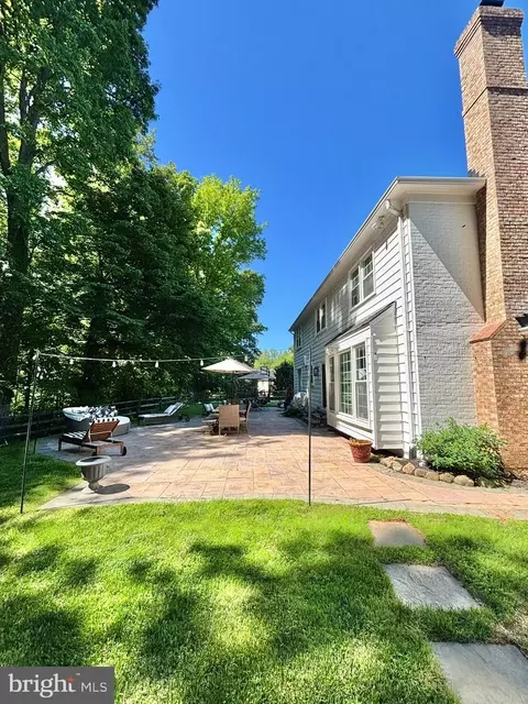 Exterior - 8101 Buckspark Ln E, Potomac, MD 20854 photo 7 of 9