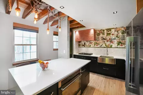 2217 Washington Ave #202, Silver Spring, MD 20910