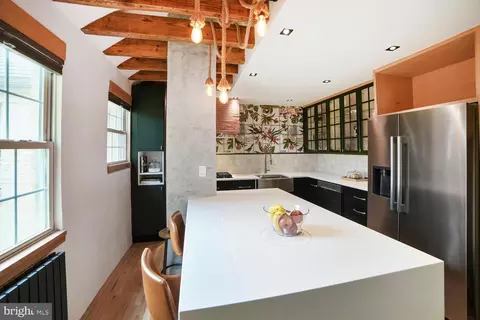2217 Washington Ave #202, Silver Spring, MD 20910 photo 2