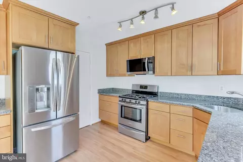 Kitchen - 14323 Gate Dancer Ln, Boyds, MD 20841 photo 2 of 3