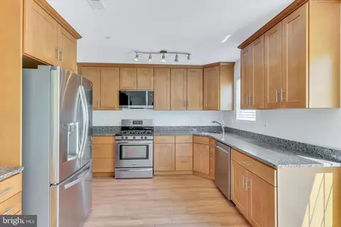 Kitchen - 14323 Gate Dancer Ln, Boyds, MD 20841 photo 3 of 3