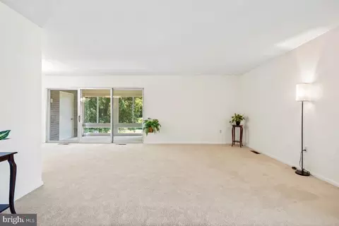 Living - 3374 Chiswick Ct #56-2D, Silver Spring, MD 20906 photo 3 of 4