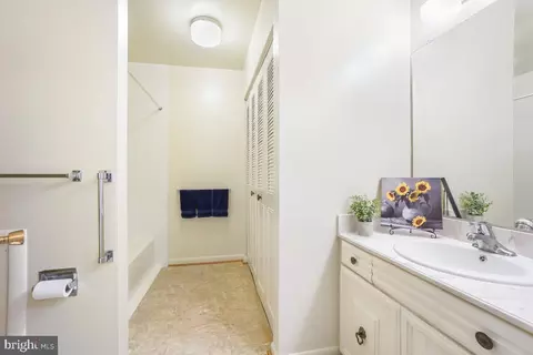 Bath - 3374 Chiswick Ct #56-2D, Silver Spring, MD 20906 photo 1 of 1