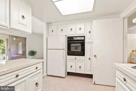 Kitchen - 3374 Chiswick Ct #56-2D, Silver Spring, MD 20906 photo 4 of 4