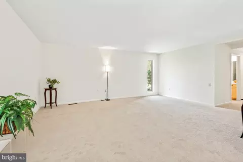 Living - 3374 Chiswick Ct #56-2D, Silver Spring, MD 20906 photo 2 of 4