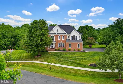 Exterior - 16502 Harbour Town Dr, Ashton, MD 20861 photo 2 of 15