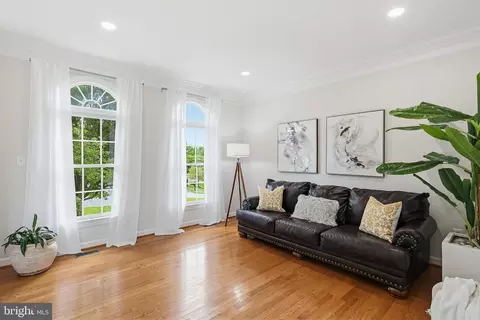 Living - 16502 Harbour Town Dr, Ashton, MD 20861 photo 1 of 3