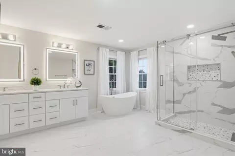 Bath - 16502 Harbour Town Dr, Ashton, MD 20861 photo 2 of 7