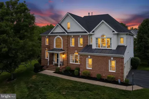 Exterior - 16502 Harbour Town Dr, Ashton, MD 20861 photo 12 of 15