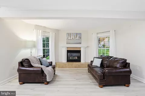 Living - 16502 Harbour Town Dr, Ashton, MD 20861 photo 3 of 3