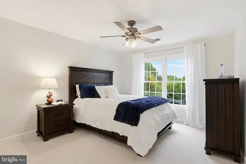 Bedroom - 16502 Harbour Town Dr, Ashton, MD 20861 photo 6 of 10