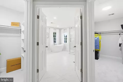 Entry Way - 16502 Harbour Town Dr, Ashton, MD 20861 photo 9 of 10