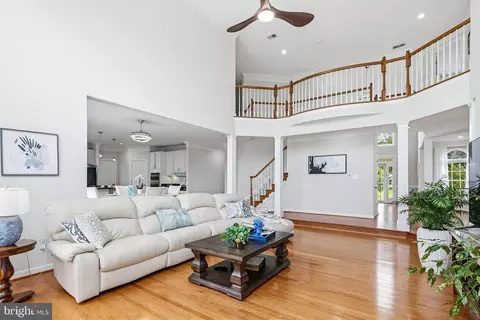 Living - 16502 Harbour Town Dr, Ashton, MD 20861 photo 2 of 3