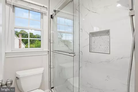 Bath - 16502 Harbour Town Dr, Ashton, MD 20861 photo 4 of 7