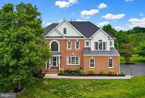 Exterior - 16502 Harbour Town Dr, Ashton, MD 20861 photo 7 of 15