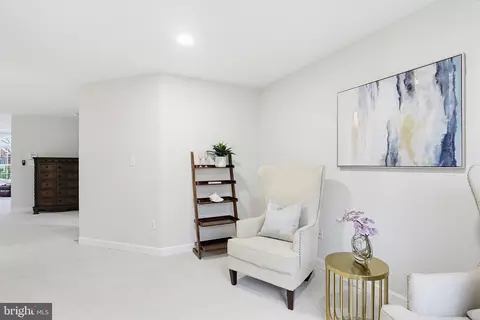 Entry Way - 16502 Harbour Town Dr, Ashton, MD 20861 photo 7 of 10