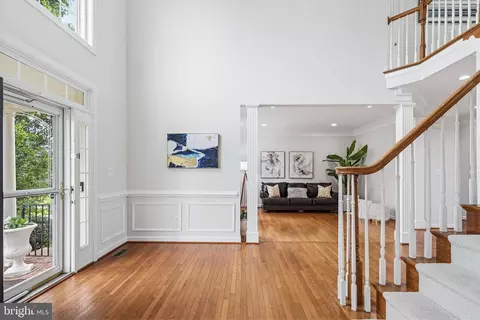 Entry Way - 16502 Harbour Town Dr, Ashton, MD 20861 photo 3 of 10