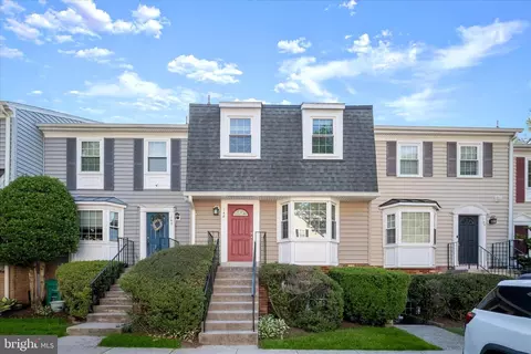 148 Barnsfield Ct #204, Gaithersburg, MD 20878