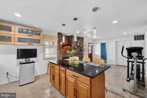 Kitchen - 2311 Coleridge Dr, Silver Spring, MD 20910 photo 4 of 6