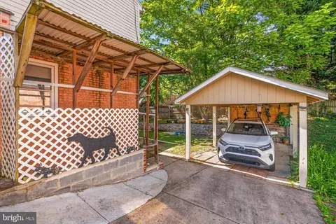 Exterior - 2311 Coleridge Dr, Silver Spring, MD 20910 photo 1 of 4