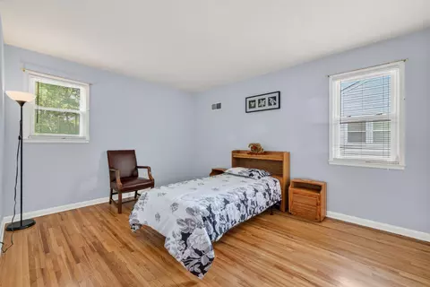 Bedroom - 2311 Coleridge Dr, Silver Spring, MD 20910 photo 3 of 8
