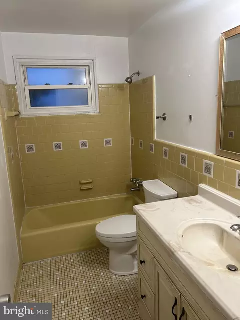 Bath - 11309 Veirs Mill Rd, Silver Spring, MD 20902 photo 1 of 1