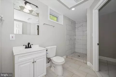 Bath - 10607 Lilac Pl, Silver Spring, MD 20903 photo 3 of 4