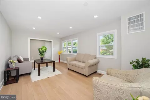 Living - 10607 Lilac Pl, Silver Spring, MD 20903 photo 4 of 4