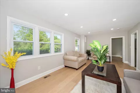 Living - 10607 Lilac Pl, Silver Spring, MD 20903 photo 1 of 4