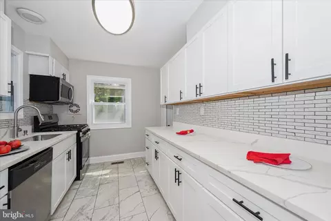 Kitchen - 10607 Lilac Pl, Silver Spring, MD 20903 photo 1 of 2