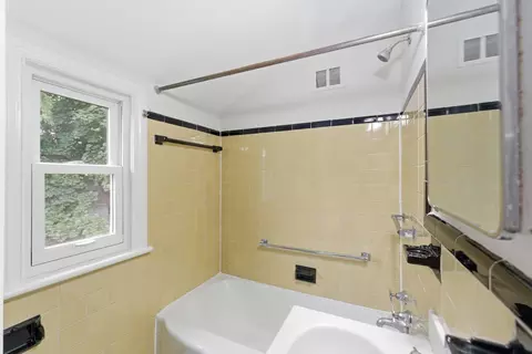 Bath - 10143 Dallas Ave, Silver Spring, MD 20901 photo 3 of 4
