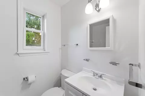 Bath - 10143 Dallas Ave, Silver Spring, MD 20901 photo 1 of 4