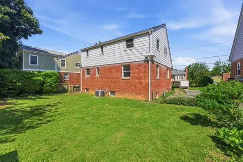 Exterior - 10143 Dallas Ave, Silver Spring, MD 20901 photo 8 of 11