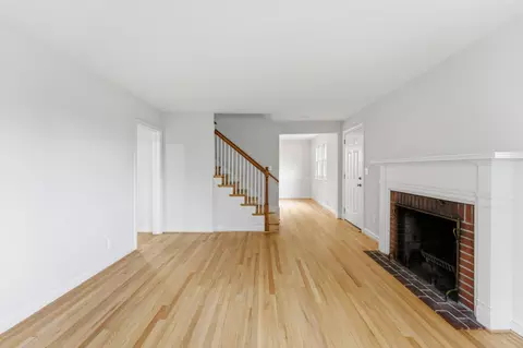 Living - 10143 Dallas Ave, Silver Spring, MD 20901 photo 4 of 6