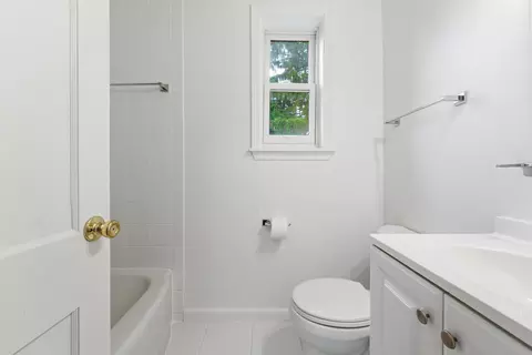 Bath - 10143 Dallas Ave, Silver Spring, MD 20901 photo 2 of 4