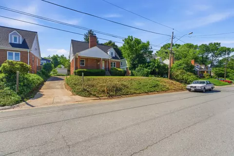 Exterior - 10143 Dallas Ave, Silver Spring, MD 20901 photo 5 of 11
