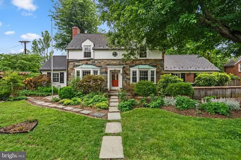 5600 Wood Way, Bethesda, MD 20816