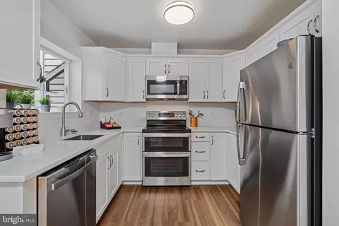 Kitchen - 2 Tivoli Lake Ct, Silver Spring, MD 20906 photo 2 of 3