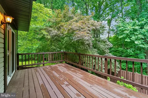 Exterior - 2 Tivoli Lake Ct, Silver Spring, MD 20906 photo 3 of 7