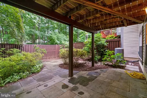 Exterior - 2 Tivoli Lake Ct, Silver Spring, MD 20906 photo 6 of 7