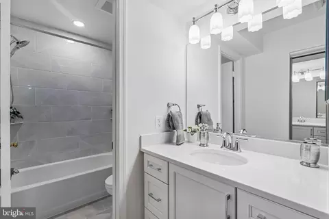 Bath - 2 Tivoli Lake Ct, Silver Spring, MD 20906 photo 2 of 5