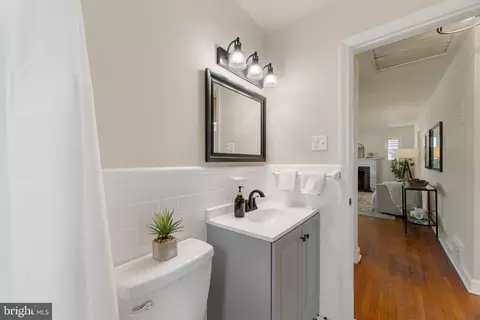 Bath - 10205 Douglas Ave, Silver Spring, MD 20902 photo 2 of 3