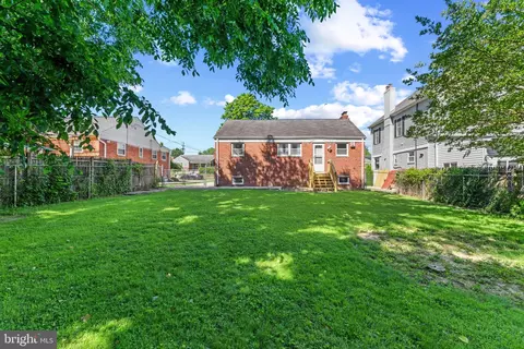 Exterior - 10205 Douglas Ave, Silver Spring, MD 20902 photo 4 of 8