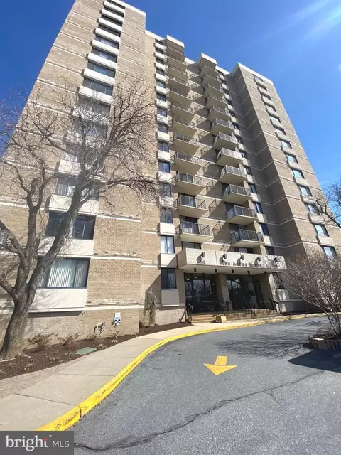 118 Monroe St #709, Rockville, MD 20850