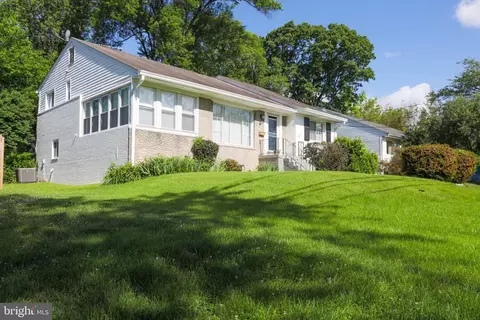9200 Chanute Dr, Bethesda, MD 20814
