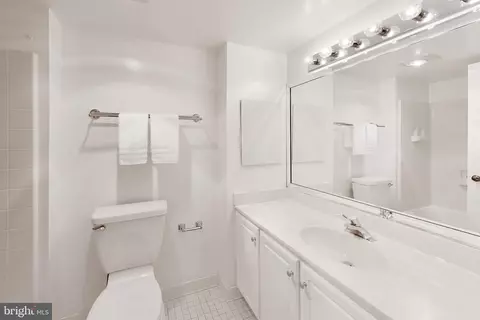 Bath - 14805 Pennfield Cir #412, Silver Spring, MD 20906 photo 2 of 2