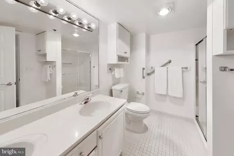 Bath - 14805 Pennfield Cir #412, Silver Spring, MD 20906 photo 1 of 2