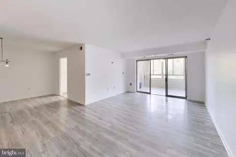 Living - 14805 Pennfield Cir #412, Silver Spring, MD 20906 photo 1 of 5