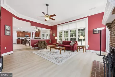 Living - 5019 Tothill, Olney, MD 20832 photo 4 of 5