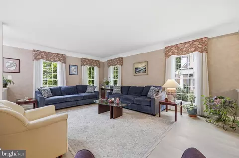 Living - 5019 Tothill, Olney, MD 20832 photo 2 of 5